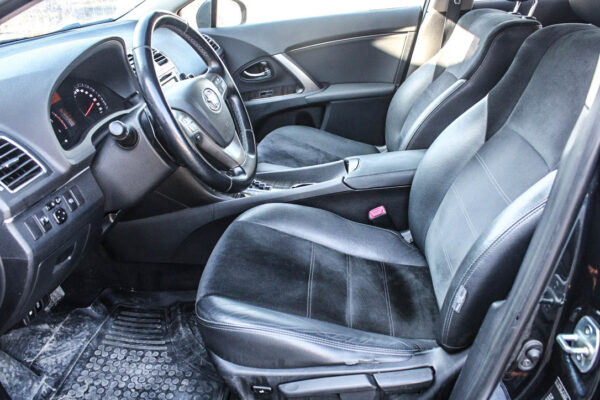 Toyota Avensis - Image 11
