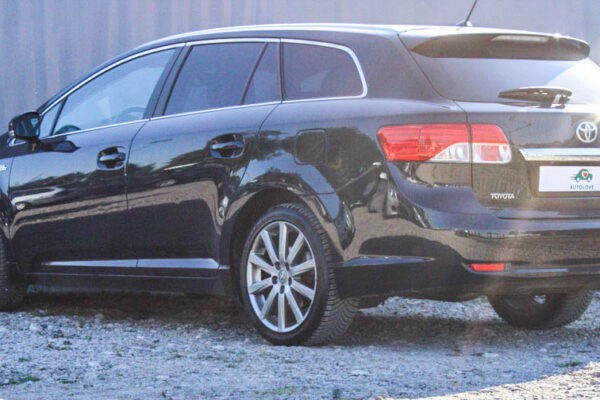 Toyota Avensis - Image 7