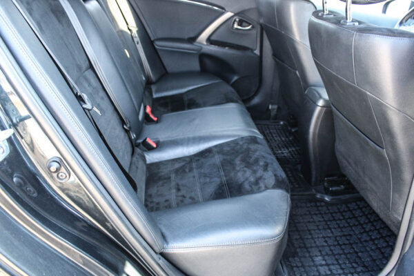 Toyota Avensis - Image 16
