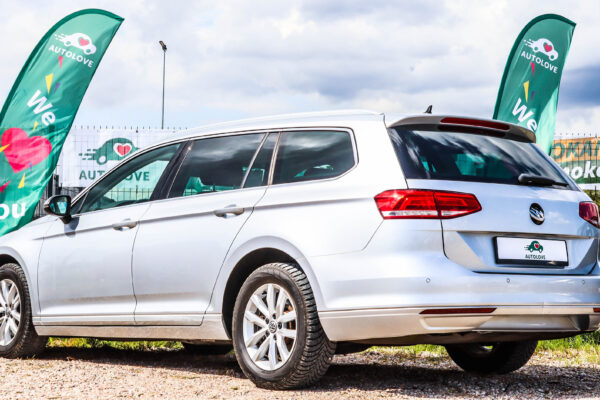 VW Passat - Image 5