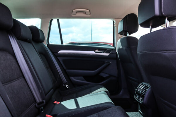 VW Passat - Image 11
