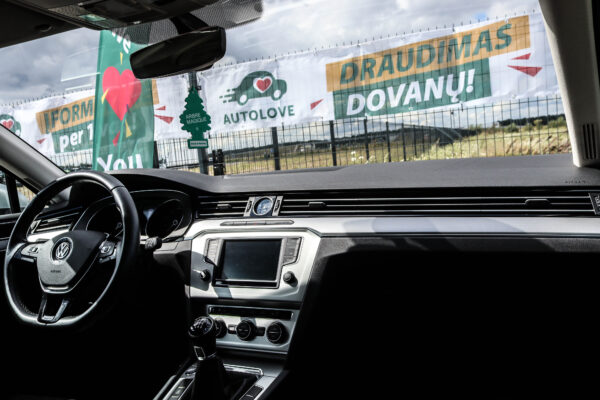 VW Passat - Image 9