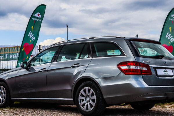 MB E200 - Image 3