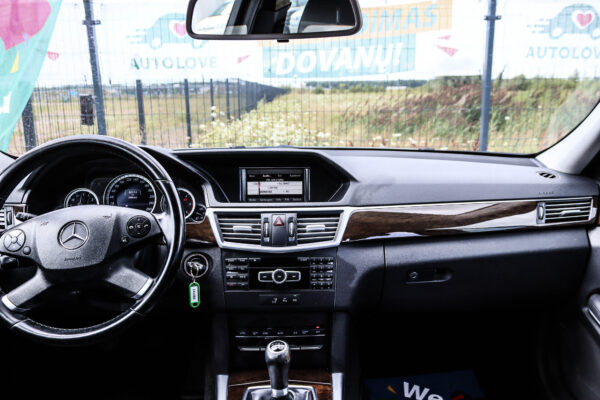 MB E200 - Image 6