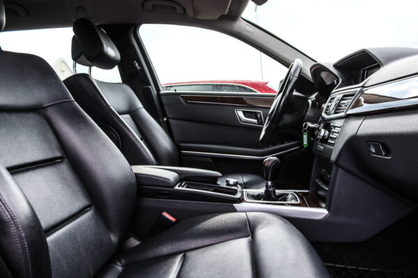 MB E200 - Image 8