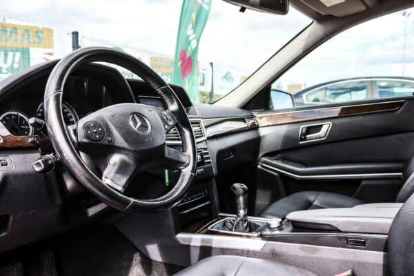 MB E200 - Image 9