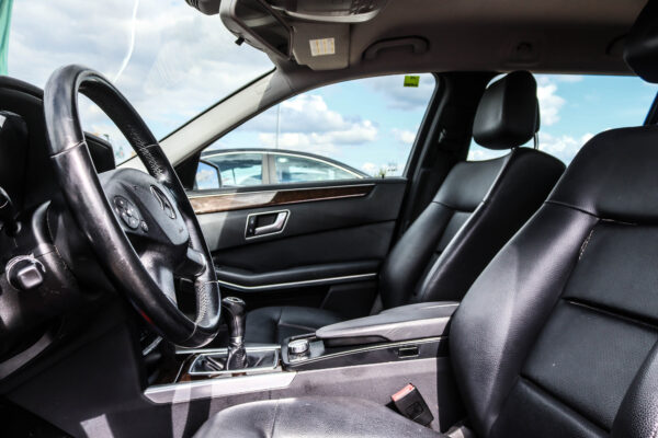 MB E200 - Image 10