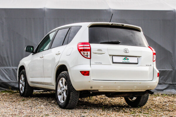 Toyota RAV4 - Image 4