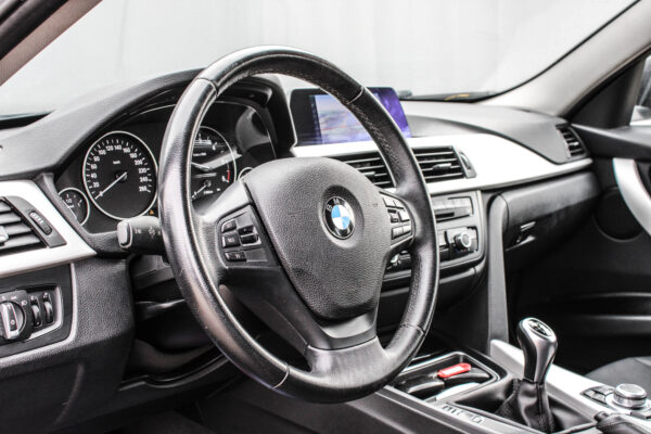 BMW 318D - Image 7