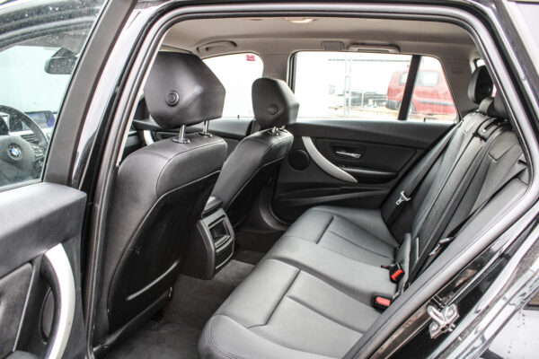 BMW 318D - Image 9