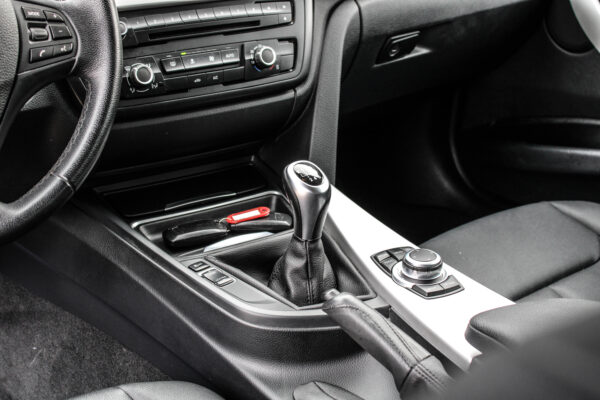 BMW 318D - Image 10