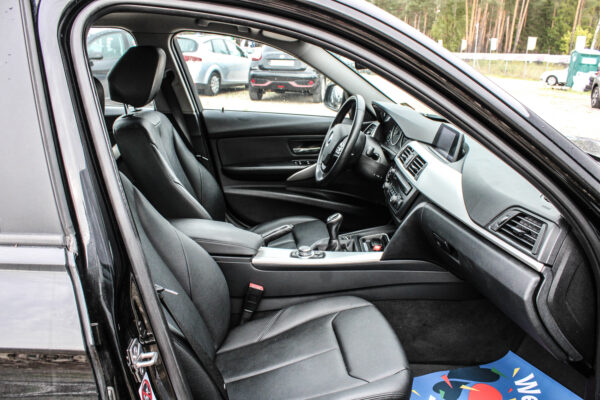 BMW 318D - Image 12