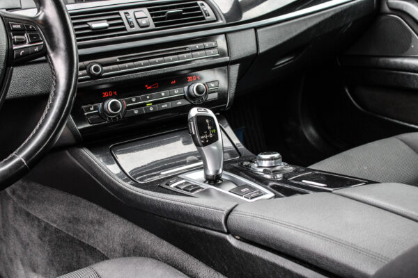 BMW 525 - Image 10