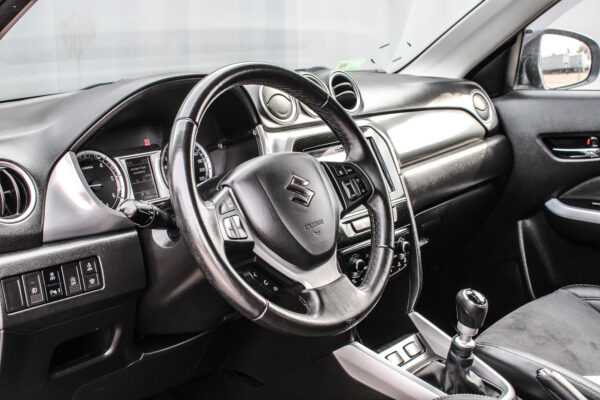Suzuki Vitara - Image 7