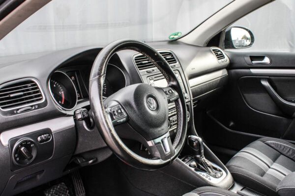 VW Golf - Image 7