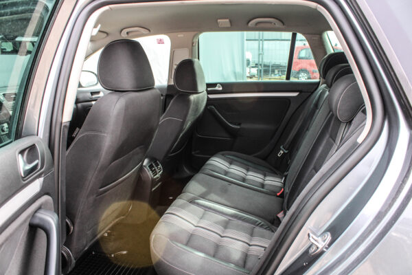 VW Golf - Image 13