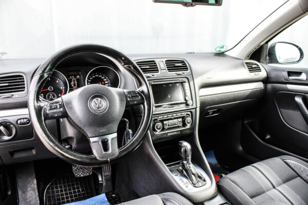 VW Golf - Image 10