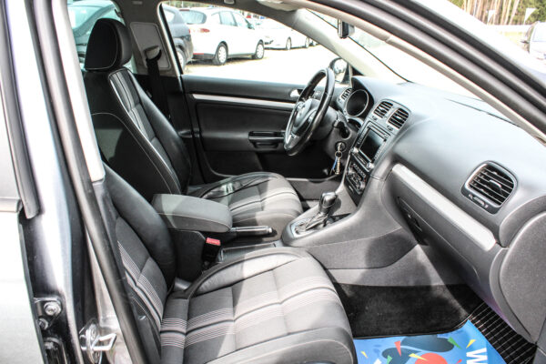 VW Golf - Image 11