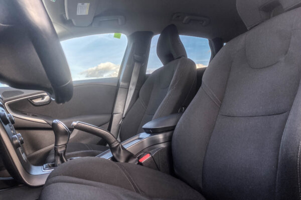 Volvo V40 - Image 9