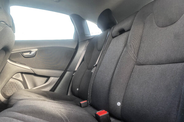 Volvo V40 - Image 10