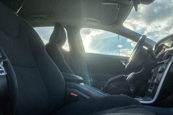 Volvo V40 - Image 11