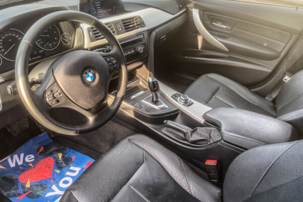 BMW 320 - Image 6