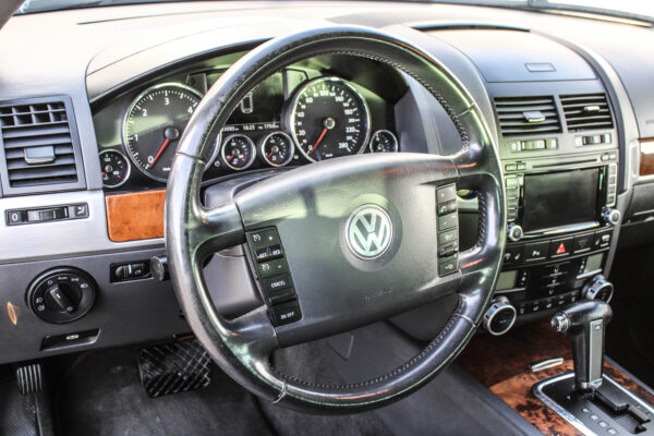 VW Touareg - Image 9
