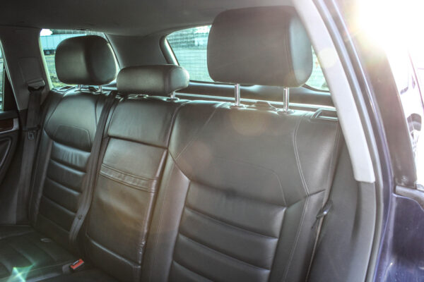 VW Touareg - Image 12