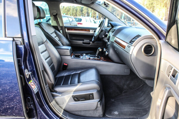 VW Touareg - Image 14