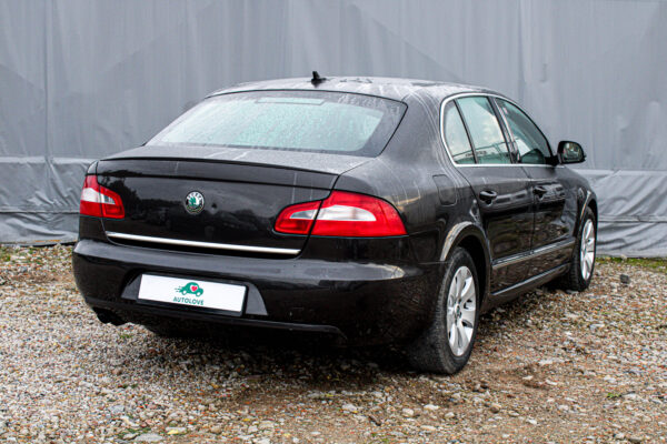 Skoda Superb - Image 4