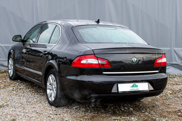 Skoda Superb - Image 6