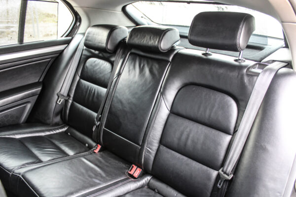 Skoda Superb - Image 13