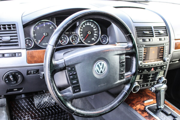 VW Touareg - Image 9