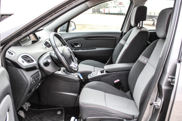 Renault Megane Scenic - Image 7