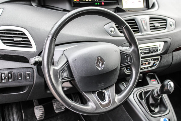Renault Megane Scenic - Image 8
