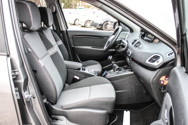 Renault Megane Scenic - Image 13