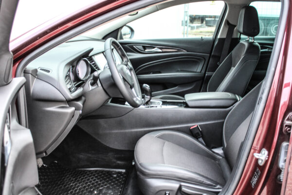 Opel Insignia - Image 8
