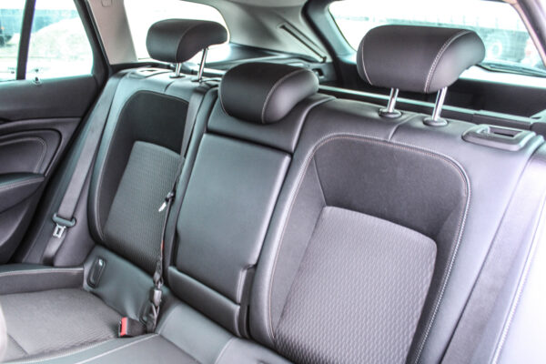 Opel Insignia - Image 11