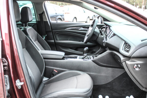 Opel Insignia - Image 13