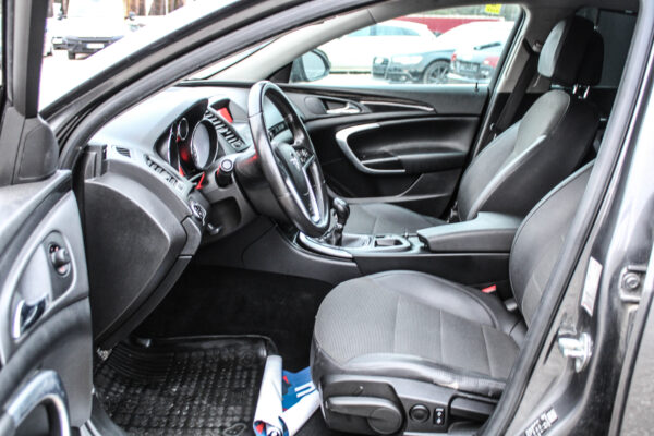 Opel Insignia - Image 8
