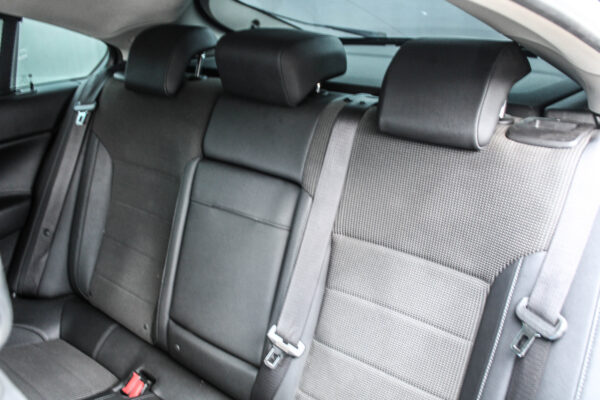 Opel Insignia - Image 11