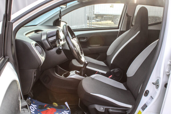 Toyota Aygo - Image 8