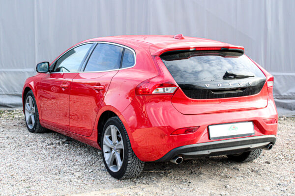 Volvo V40 - Image 6