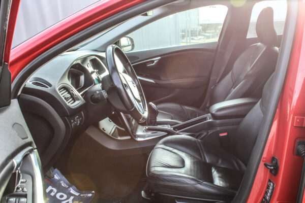 Volvo V40 - Image 7