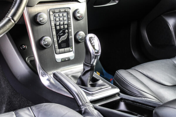 Volvo V40 - Image 9