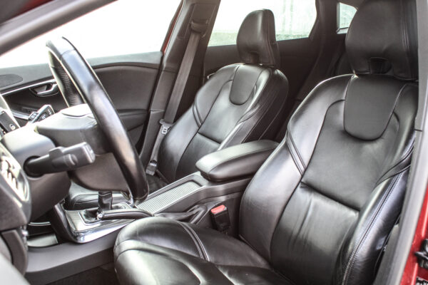 Volvo V40 - Image 7