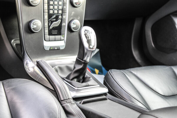Volvo V40 - Image 10