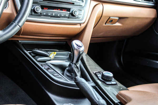BMW 316D - Image 10