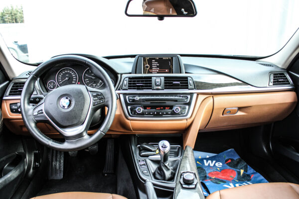 BMW 316D - Image 11
