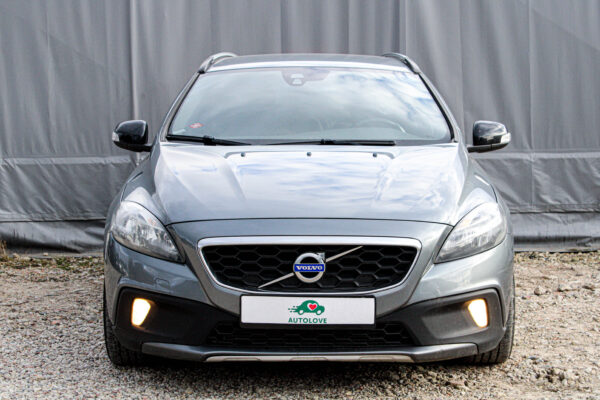 Volvo V40 - Image 2